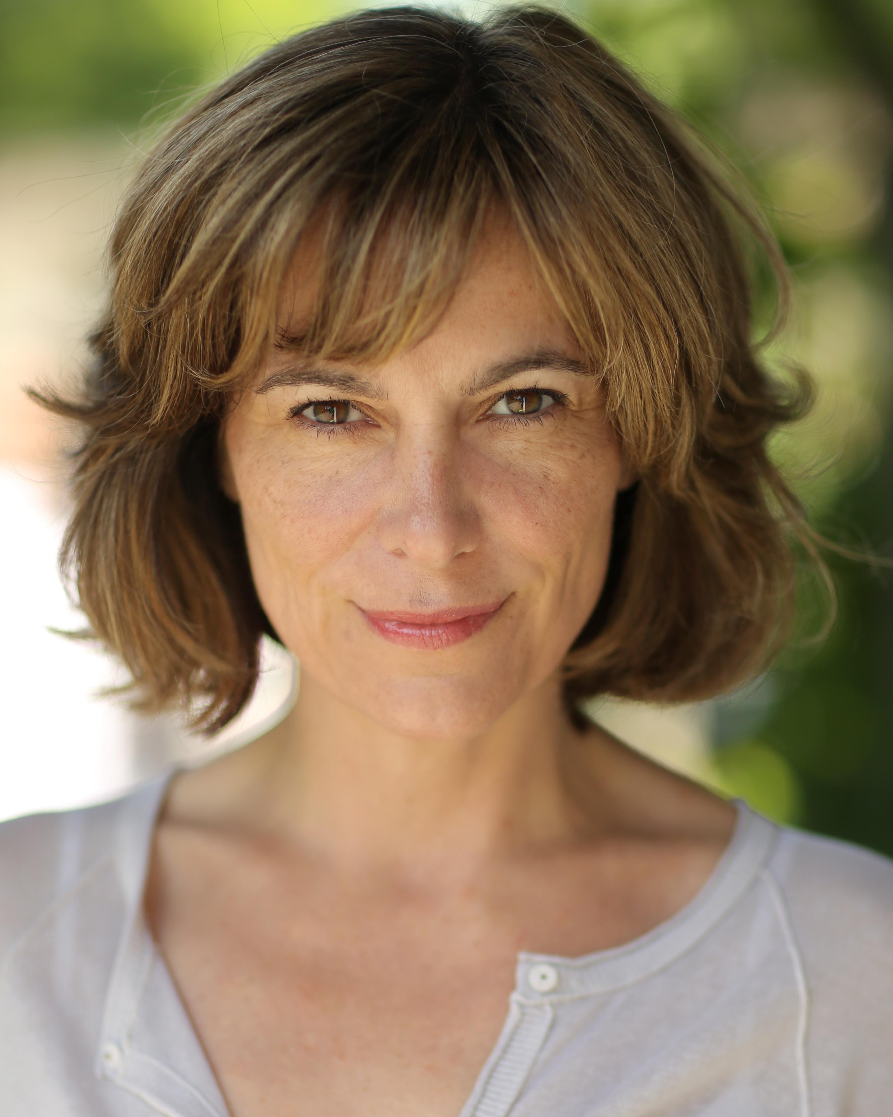 Fiona Dolman